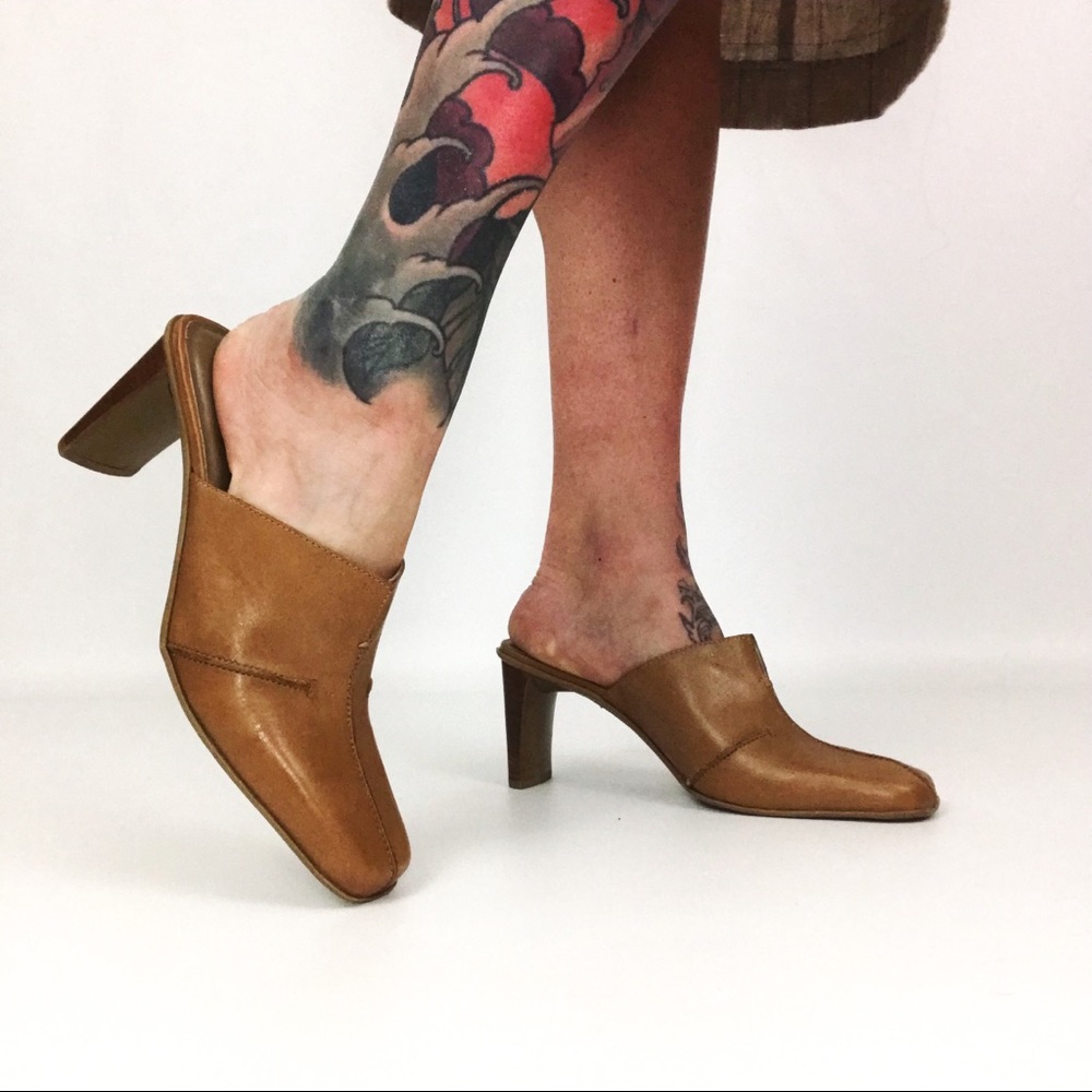Vintage Square-Toe Leather Mules in Tan | Size 7.5